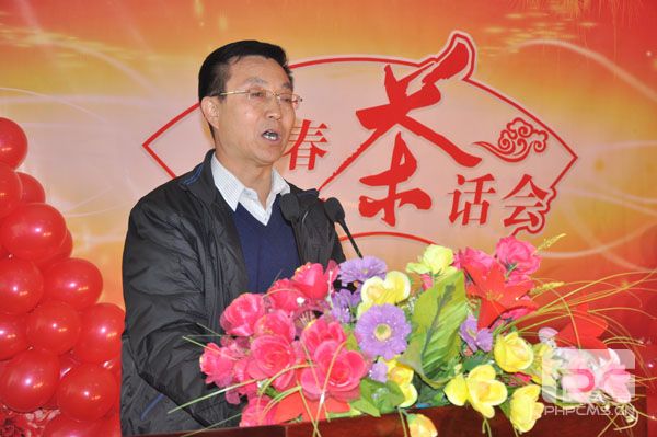 县委书记侯伟建在2011年新春茶话会上讲话